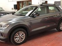 Usata VW T-Roc 150 CV (110 kW) 2023 Argento SUV