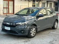 Usata Dacia Sandero Expression 101 CV (74 kW) 2024 Grigio Berlina