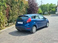Usata Ford Fiesta 92 CV (67 kW) 2010 Blu Berlina