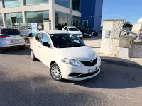 Usata Lancia Ypsilon Silver 69 CV (50 kW) 2017 Beige Utilitaria