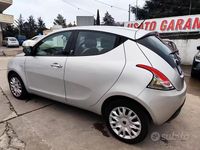 Usata Lancia Ypsilon 69 CV (50 kW) 2015 Grigio Utilitaria