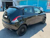 Usata Lancia Ypsilon 69 CV (50 kW) 2022 Nero Utilitaria