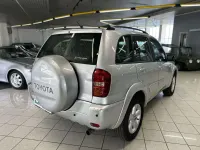 Usata Toyota RAV4 150 CV (110 kW) 2005 Argento SUV
