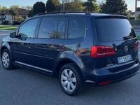 Begagnad VW Touran Comfortline 105 HK (77 kW) 2015 Blå Minibuss