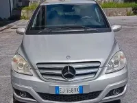 Usata Mercedes B180 109 CV (80 kW) 2009 Grigio Monovolume
