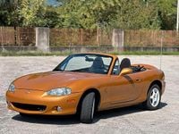 Usata Mazda MX5 110 CV (80 kW) 1998 Arancione Cabrio