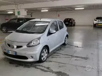 Usata Toyota Aygo 68 CV (50 kW) 2007 Grigio Utilitaria