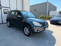 Usata Toyota RAV4 Luxury 136 CV (100 kW) 2007 Grigio SUV