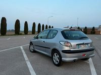 Usata Peugeot 206 75 CV (55 kW) 2001 Grigio Berlina