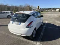 Usata Lancia Ypsilon Platinum 69 CV (50 kW) 2017 Bianco Utilitaria
