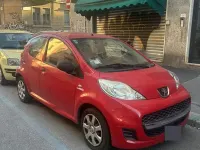 Usata Peugeot 107 68 CV (50 kW) 2011 Rosso Utilitaria