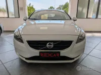 Usata Volvo V40 115 CV (84 kW) 2012 Bianco Utilitaria