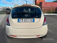 Usata Lancia Ypsilon 69 CV (50 kW) 2018 Bianco Utilitaria