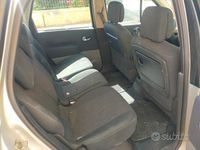 Usata Renault Scénic II 106 CV (77 kW) 2007 Grigio Monovolume