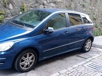 Usata Mercedes B200 109 CV (80 kW) 2009 Blu Monovolume