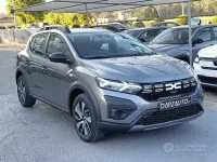 Nouvelle Dacia Sandero Essentiel 101 ch (74 kW) 2026 Gris Berline