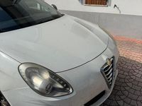 Usata Alfa Romeo Giulietta Distinctive 109 CV (80 kW) 2012 Bianco Utilitaria