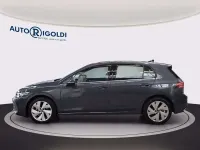 Usata VW Golf VIII Style 150 CV (110 kW) 2025 Dolphin grey metallizzato Berlina