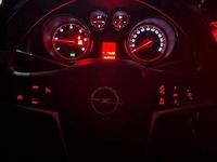 Usata Opel Astra 110 CV (80 kW) 2012 Nero