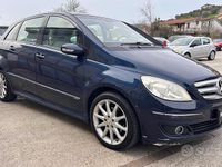 Usata Mercedes B180 108 CV (79 kW) 2006 Blu Monovolume