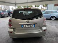 usata Toyota Corolla Verso 2.2 D-4D