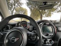 Begagnad Mini Cooper 2018 Vit Halvkombi