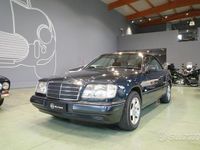 Usata Mercedes E200 136 CV (100 kW) 1996 Blu Cabrio