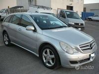 Usata Mercedes R320 Sport 224 CV (164 kW) 2006 Grigio Monovolume