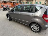Usata Mercedes A180 Elegance 109 CV (80 kW) 2009 Grigio Berlina