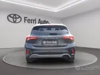 Usata Ford Focus 125 CV (91 kW) 2019 Grigio Berlina