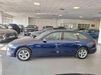 Begagnad Audi A4 Business 163 HK (119 kW) 2022 Blå Kombi