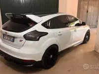 Usata Ford Focus ST 250 CV (183 kW) 2016 Bianco Berlina