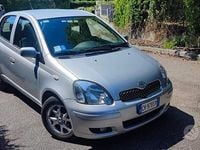 Usata Toyota Yaris 86 CV (63 kW) 2005 Grigio Station wagon
