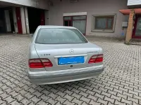 Usata Mercedes E200 Elegance 186 CV (136 kW) 2001 Grigio Berlina
