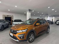 Usata Dacia Sandero Comfort 101 CV (74 kW) 2022 Bronzo Berlina