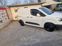 Usata Opel Combo Edition 102 CV (75 kW) 2021 Bianco Monovolume