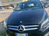 Usata Mercedes B200 135 CV (99 kW) 2018 Nero Monovolume
