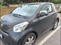 Begagnad Toyota iQ 90 HK (66 kW) 2009 Svart Halvkombi