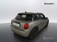 Usata Mini ONE 75 CV (55 kW) 2019 Grigio Utilitaria