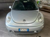 Usata VW New Beetle 101 CV (74 kW) 2002 Grigio Utilitaria