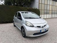 Usata Toyota Aygo 68 CV (50 kW) 2008 Argento Utilitaria
