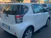 Usata Toyota iQ 68 CV (50 kW) 2011 Bianco Utilitaria