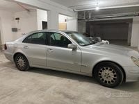 Usata Mercedes E220 150 CV (110 kW) 2003 Berlina