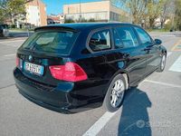 Usata BMW 318 143 CV (105 kW) 2012 Nero Station wagon
