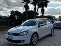 Usata VW Golf VI 110 CV (80 kW) 2010 Bianco Utilitaria