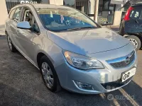 Usata Opel Astra Cosmo 110 CV (80 kW) 2011 Grigio Station wagon