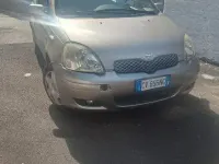 Usata Toyota Yaris 65 CV (47 kW) 2005 Grigio Berlina