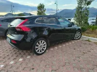 Usata Volvo V40 Summum 114 CV (83 kW) 2012 Nero Utilitaria