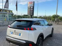 Używany Peugeot 2008 Active 131 KM (96 kW) 2021 Biały SUV