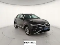 Usata VW T-Roc Style 116 CV (85 kW) 2023 Nero SUV